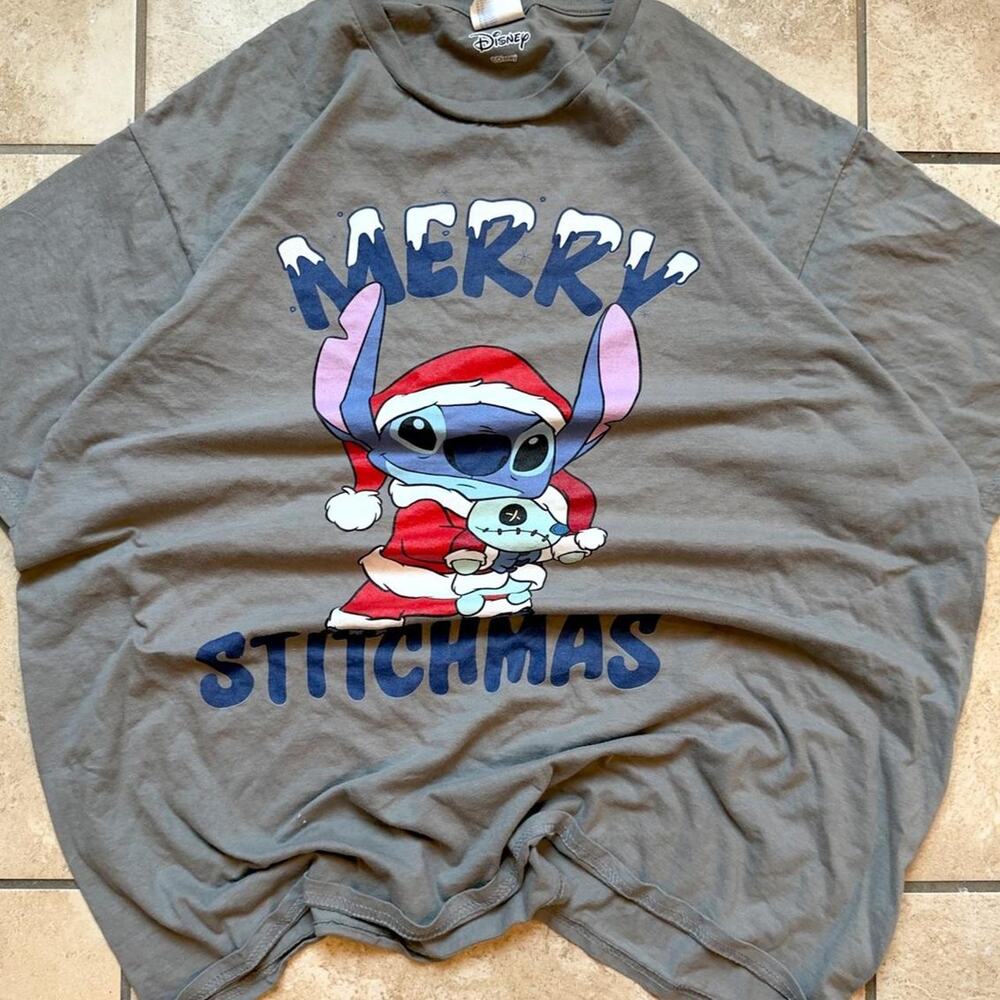 Disney Stitch Christmas Graphic Tee - Size XL